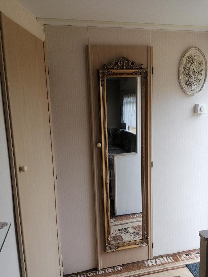 Mobilheim In Alttrebbin Hotel Neutrebbin Bagian luar foto